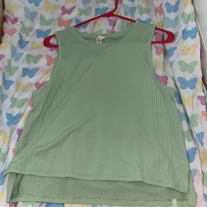 Lulu-Lemon Train to be Tank top! Size 8